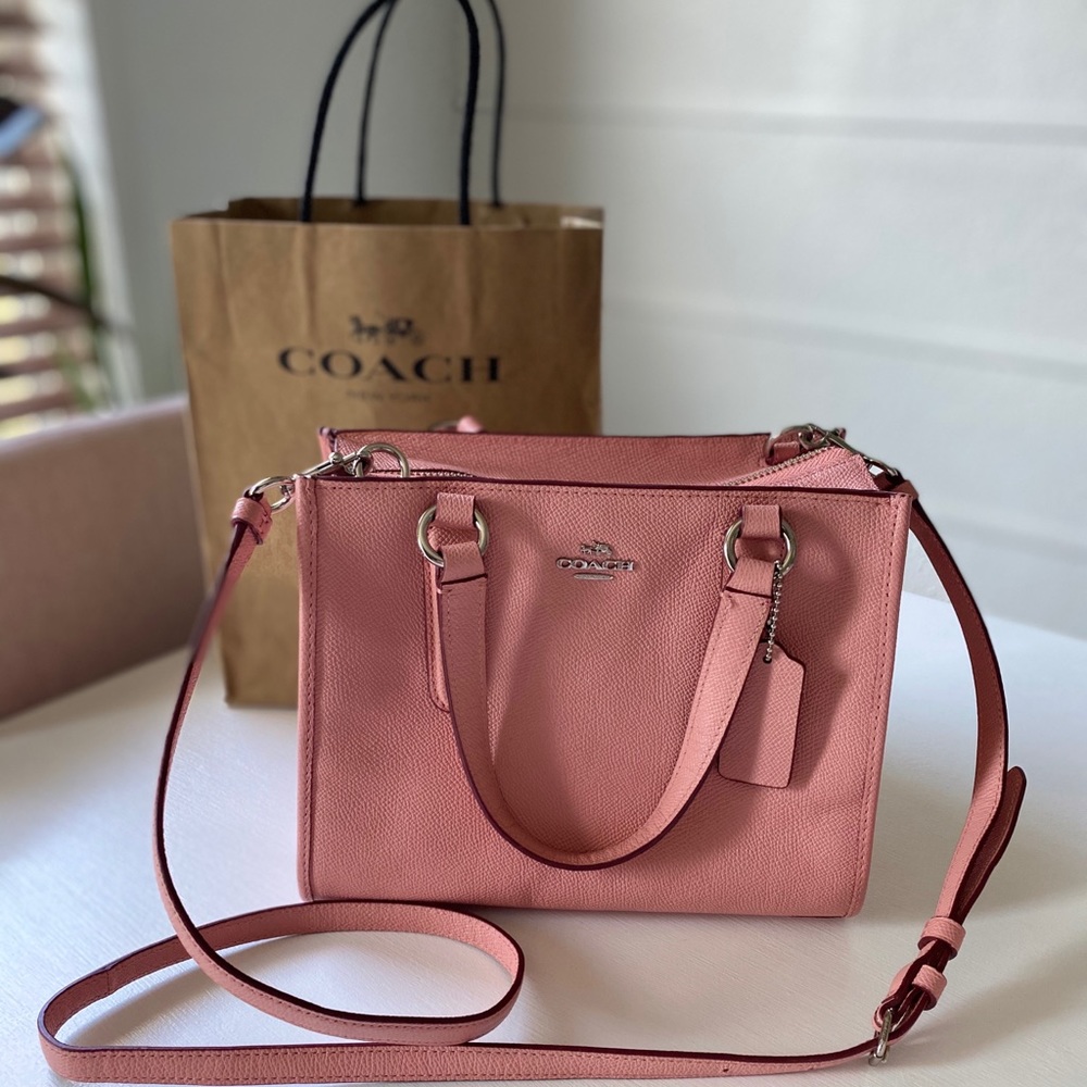 Gorgeous Authentic Coach Pink Purse